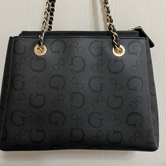 GUESS Black Shoulder Purse Gold Tone Hardware - Picture 4 of 16